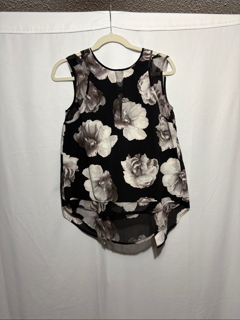 Simply Vera Vera Wang Black Floral Hi-Low Sleeveless Blouse